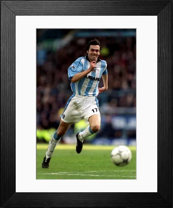 Framed Print : Coventry City vs Manchester United: Gary Breen's Defensive Battle (04-11-2000) Framed Print : Coventry City vs Manchester United: Gary Breen's Defensive Battle (04-11-2000)