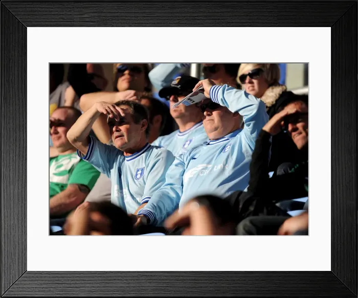 Framed Print : Electric Atmosphere: Coventry City vs Nottingham Forest (Championship, 15-10-2011) Framed Print : Electric Atmosphere: Coventry City vs Nottingham Forest (Championship, 15-10-2011)