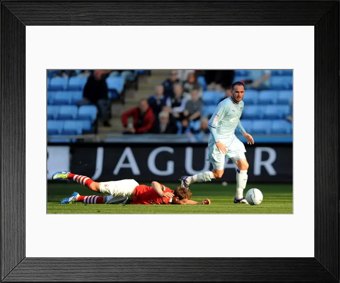 Framed Print : Championship Showdown: Bell vs Gunter at Ricoh Arena Framed Print : Championship Showdown: Bell vs Gunter at Ricoh Arena