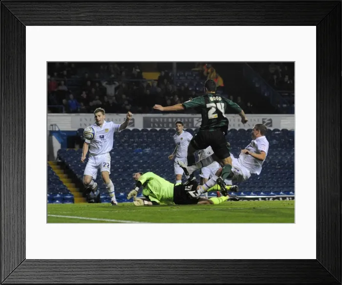 Framed Print : Richard Wood's Dramatic Injury-Time Equalizer: Coventry City vs. Leeds United in the Championship Framed Print : Richard Wood's Dramatic Injury-Time Equalizer: Coventry City vs. Leeds United in the Championship