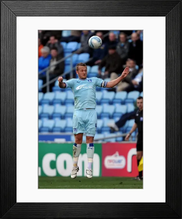 Framed Print : Sammy Clingan in Action: Coventry City vs Burnley, Championship 2011-12 Framed Print : Sammy Clingan in Action: Coventry City vs Burnley, Championship 2011-12