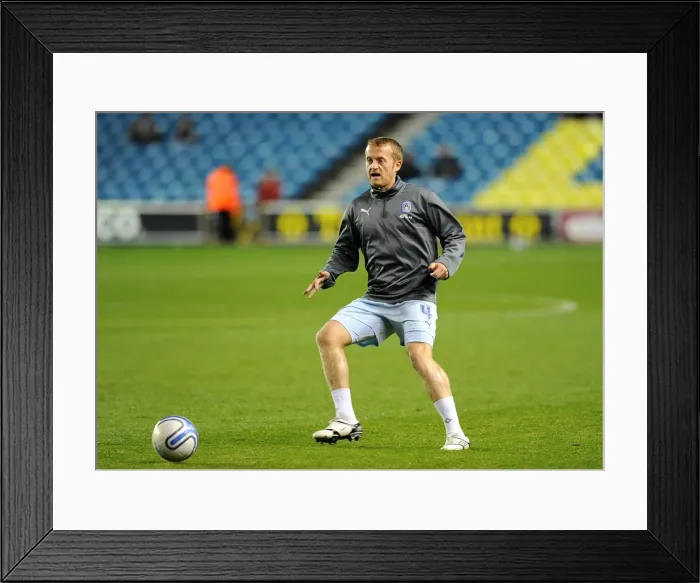 Framed Print : Sammy Clingan's Focused Pre-Match Routine: Coventry City at The Den vs. Millwall, Npower Championship (01-11-2011)