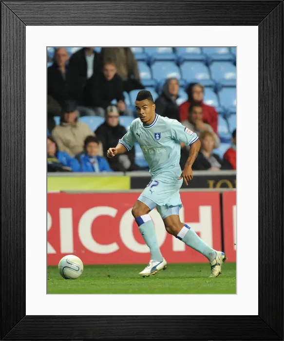 Framed Print : Jordan Willis in Action: Coventry City vs Southampton, Npower Championship Match (05-11-2011) - Ricoh Arena Framed Print : Jordan Willis in Action: Coventry City vs Southampton, Npower Championship Match (05-11-2011) - Ricoh Arena