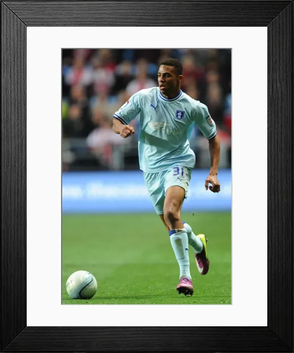 Framed Print : Cyrus Christie in Action: Coventry City vs Southampton (Npower Championship, 5-11-2011) Framed Print : Cyrus Christie in Action: Coventry City vs Southampton (Npower Championship, 5-11-2011)