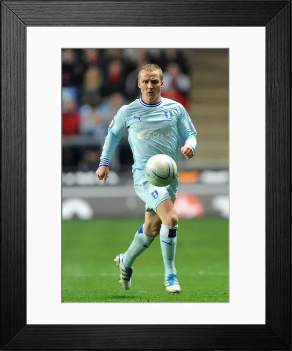 Framed Print : Gary McSheffrey in Action for Coventry City against Southampton (Npower Championship, 05-11-2011, Ricoh Arena) Framed Print : Gary McSheffrey in Action for Coventry City against Southampton (Npower Championship, 05-11-2011, Ricoh Arena)
