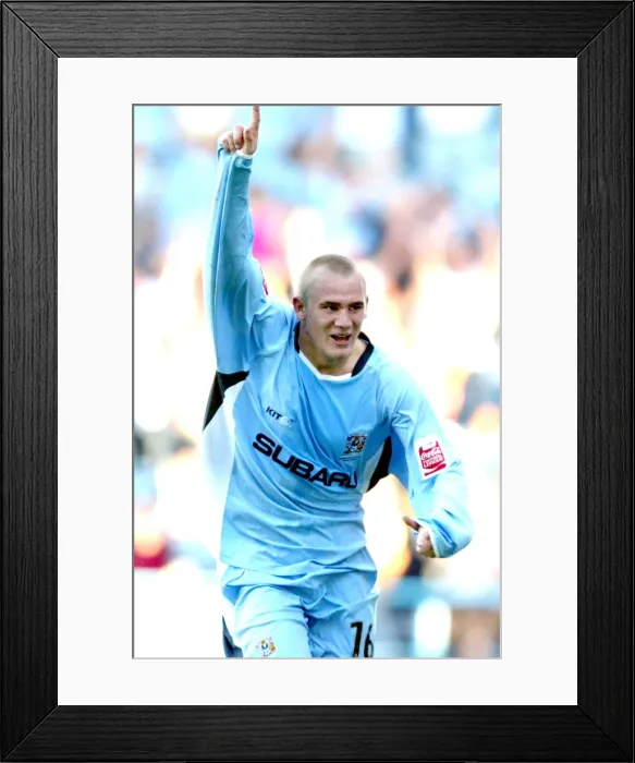 Framed Print : Coventry City's Unforgettable Double Strike: Eddie Johnson's Brace Against Sunderland (07-08-2004) Framed Print : Coventry City's Unforgettable Double Strike: Eddie Johnson's Brace Against Sunderland (07-08-2004)