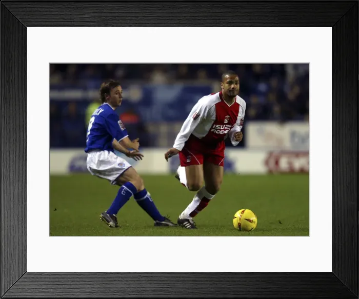 Framed Print : Coventry City's Eric Deloumeaux Outmaneuvers David Connolly of Leicester City (08-11-2004) Framed Print : Coventry City's Eric Deloumeaux Outmaneuvers David Connolly of Leicester City (08-11-2004)