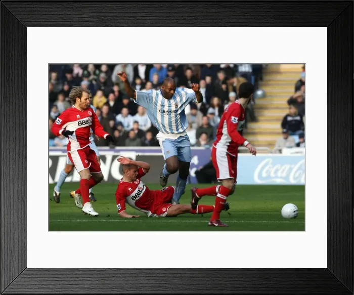 Framed Print : Dele Adebola Evades Lee Cattermole's Tackle in FA Cup Fourth Round Showdown (28-01-2006) Framed Print : Dele Adebola Evades Lee Cattermole's Tackle in FA Cup Fourth Round Showdown (28-01-2006)