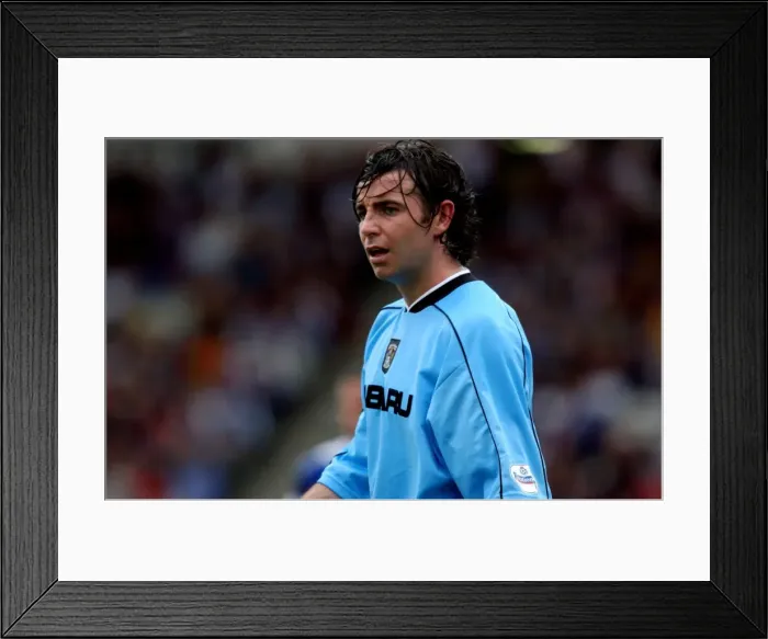 Framed Print : Keith O'Neill in Action: Coventry City vs. Stockport County, Nationwide League Division One (August 11, 2001) Framed Print : Keith O'Neill in Action: Coventry City vs. Stockport County, Nationwide League Division One (August 11, 2001)
