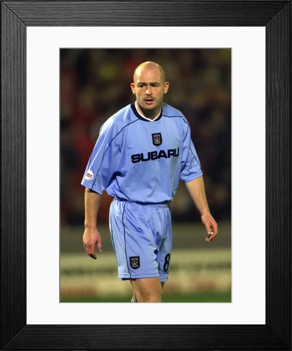 Framed Print : Lee Carsley vs Barnsley: Intense Action in Coventry City's Division One Clash (25-09-2001) Framed Print : Lee Carsley vs Barnsley: Intense Action in Coventry City's Division One Clash (25-09-2001)