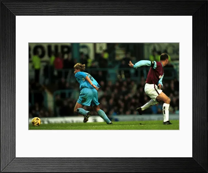 Framed Print : Coventry City's Laurent Delorge Outsmarts Paul Cook in Nationwide League Division One Showdown (17-11-2001) Framed Print : Coventry City's Laurent Delorge Outsmarts Paul Cook in Nationwide League Division One Showdown (17-11-2001)