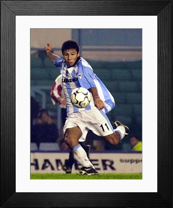 Framed Print : Ysrael Zuniga in Action: Coventry City vs Southampton FA Premiership Clash at Highfield Road (December 2000) Framed Print : Ysrael Zuniga in Action: Coventry City vs Southampton FA Premiership Clash at Highfield Road (December 2000)