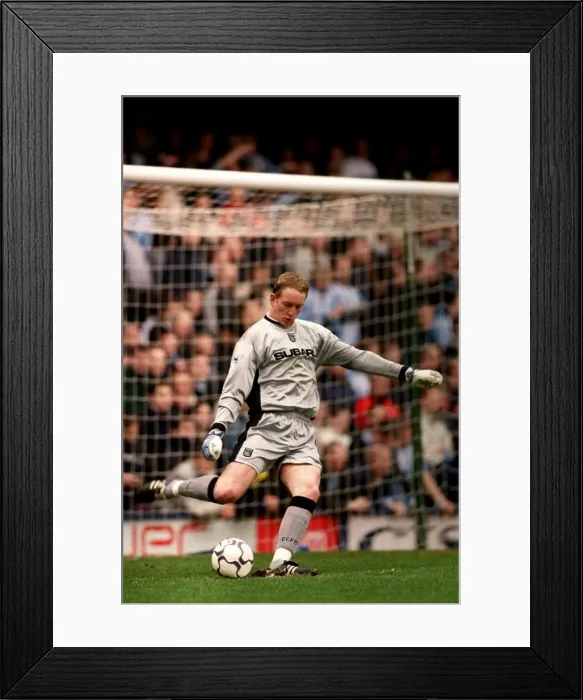 Framed Print : Chris Kirkland Gears Up for Goal Kick: Coventry City vs Derby County (FA Carling Premiership, March 31, 2001) Framed Print : Chris Kirkland Gears Up for Goal Kick: Coventry City vs Derby County (FA Carling Premiership, March 31, 2001)