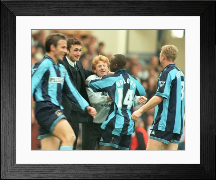 Framed Print : Gordon Strachan and Coventry City FC: Celebrating Glory Days Against Tottenham (90s) Framed Print : Gordon Strachan and Coventry City FC: Celebrating Glory Days Against Tottenham (90s)