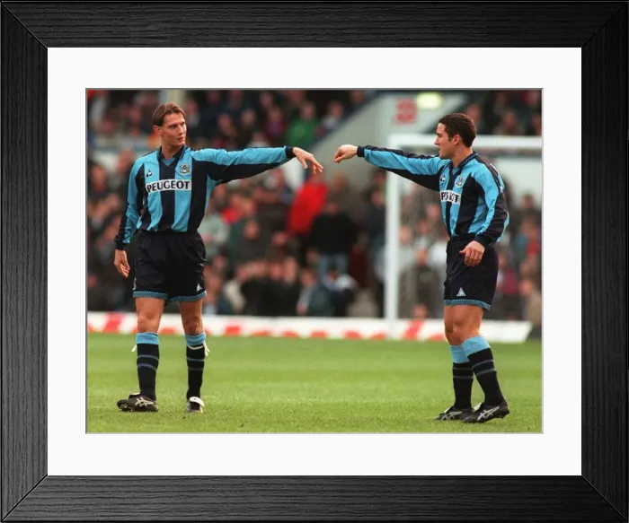 Framed Print : Noel Whelan and Paul Telfer: Derby County vs Coventry City - 90s Football Action Framed Print : Noel Whelan and Paul Telfer: Derby County vs Coventry City - 90s Football Action