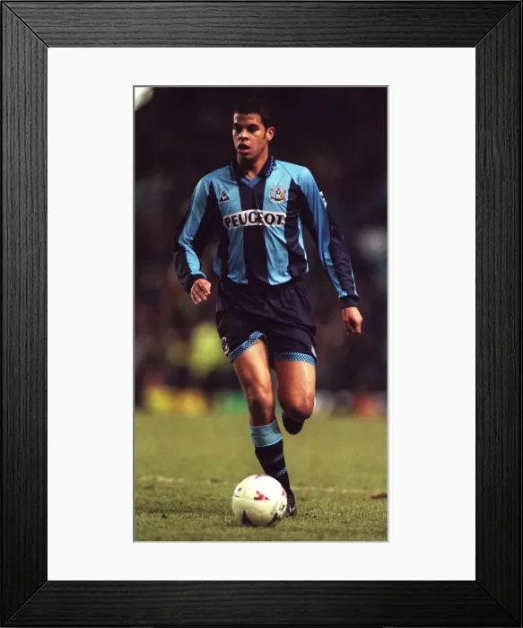 Framed Print : Marcus Hall in Action: Coventry City vs Manchester United (1990s) Framed Print : Marcus Hall in Action: Coventry City vs Manchester United (1990s)