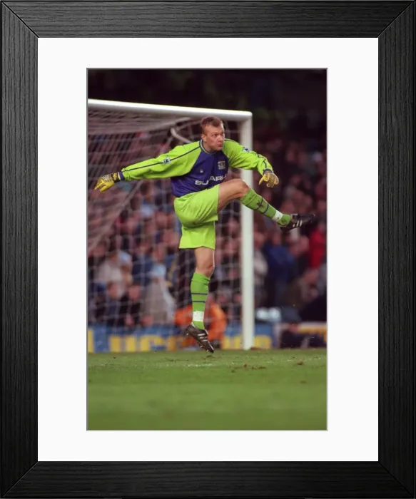 Framed Print : Magnus Hedman's Focus: Coventry City's Goal Kick vs. Tottenham Hotspur (FA Carling Premiership) Framed Print : Magnus Hedman's Focus: Coventry City's Goal Kick vs. Tottenham Hotspur (FA Carling Premiership)