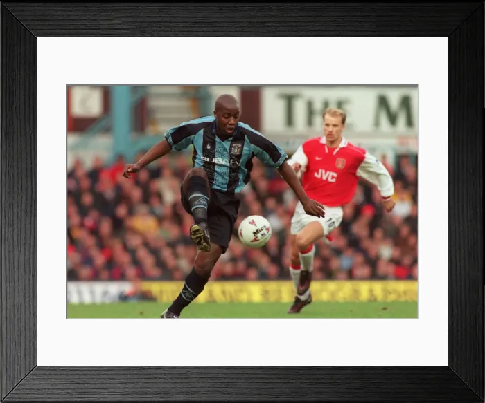 Framed Print : FA Carling Premiership Showdown: Coventry City vs Arsenal - Paul Williams in Action Framed Print : FA Carling Premiership Showdown: Coventry City vs Arsenal - Paul Williams in Action
