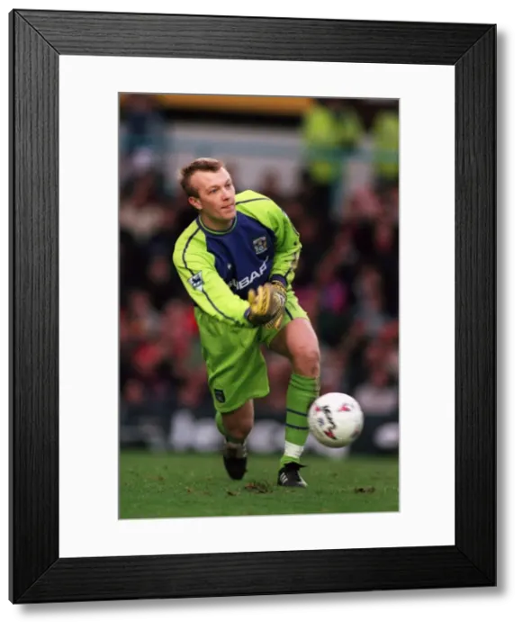 Framed Print : Magnus Hedman in Action: Coventry City vs Arsenal (FA Carling Premiership) Framed Print : Magnus Hedman in Action: Coventry City vs Arsenal (FA Carling Premiership)