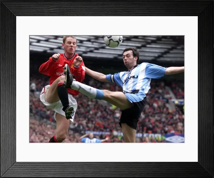 Framed Print : Butt Heads: The Intense Rivalry – Nicky Butt vs. Gary Breen in Manchester United vs. Coventry City FA Carling Premiership Clash (April 2001) Framed Print : Butt Heads: The Intense Rivalry – Nicky Butt vs. Gary Breen in Manchester United vs. Coventry City FA Carling Premiership Clash (April 2001)