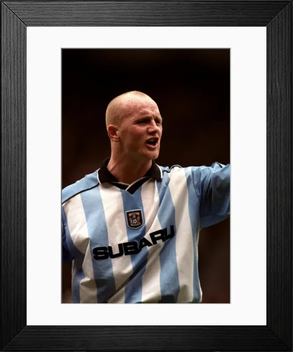 Framed Print : John Hartson's Epic Battle at Old Trafford: Coventry City vs. Manchester United (14-04-2001) Framed Print : John Hartson's Epic Battle at Old Trafford: Coventry City vs. Manchester United (14-04-2001)