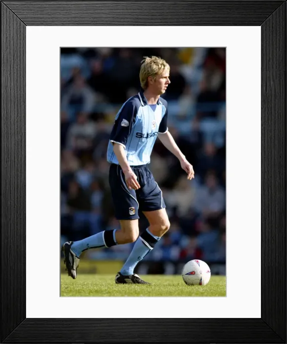 Framed Print : Calum Davenport in Action: Coventry City vs Burnley (Division One Clash, March 13, 2004) Framed Print : Calum Davenport in Action: Coventry City vs Burnley (Division One Clash, March 13, 2004)