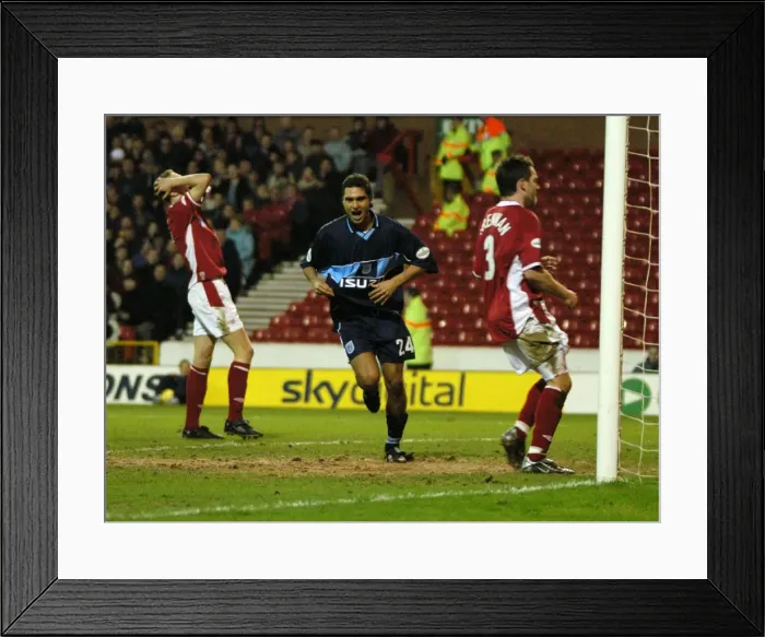 Framed Print : Nationwide Division One - Nottingham Forest v Coventry City - City Ground Framed Print : Nationwide Division One - Nottingham Forest v Coventry City - City Ground