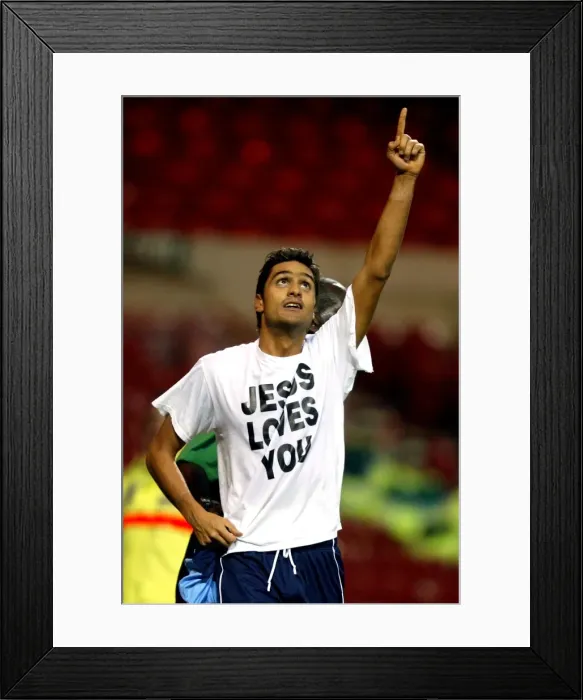 Framed Print : Dramatic Equalizer: Juan Sara's Goal Saves Coventry City Against Nottingham Forest (January 18, 2003) Framed Print : Dramatic Equalizer: Juan Sara's Goal Saves Coventry City Against Nottingham Forest (January 18, 2003)