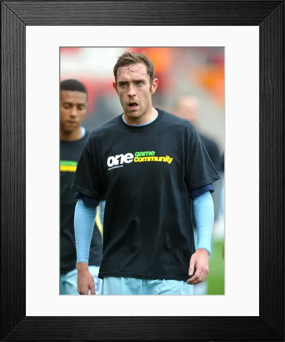 Framed Print : npower Football League Championship - Coventry City v Burnley - Ricoh Arena Framed Print : npower Football League Championship - Coventry City v Burnley - Ricoh Arena