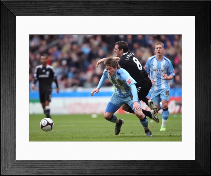 Framed Print : Battle for the Ball: Aron Gunnarsson vs. Frank Lampard (FA Cup Sixth Round, Coventry City vs. Chelsea, 7th March 2009) Framed Print : Battle for the Ball: Aron Gunnarsson vs. Frank Lampard (FA Cup Sixth Round, Coventry City vs. Chelsea, 7th March 2009)