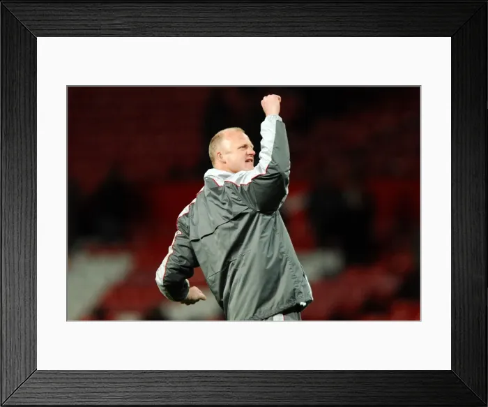 Framed Print : Iain Dowie and Coventry City Shock Manchester United in Carling Cup Third Round Framed Print : Iain Dowie and Coventry City Shock Manchester United in Carling Cup Third Round