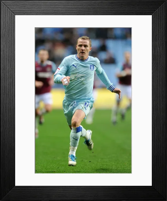Framed Print : Gary McSheffrey in Action for Coventry City vs. West Ham United (Npower Championship, 19-11-2011, Ricoh Arena) Framed Print : Gary McSheffrey in Action for Coventry City vs. West Ham United (Npower Championship, 19-11-2011, Ricoh Arena)