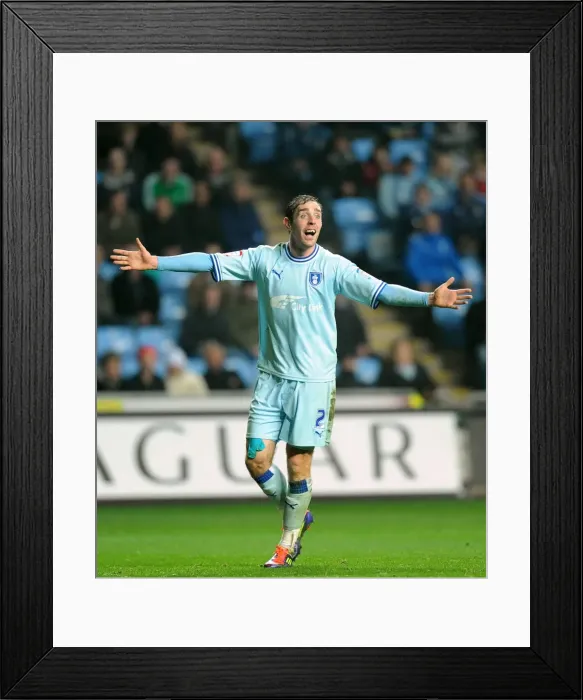 Framed Print : Richard Keogh in Action: Coventry City vs. West Ham United (Npower Championship, 19-11-2011) Framed Print : Richard Keogh in Action: Coventry City vs. West Ham United (Npower Championship, 19-11-2011)