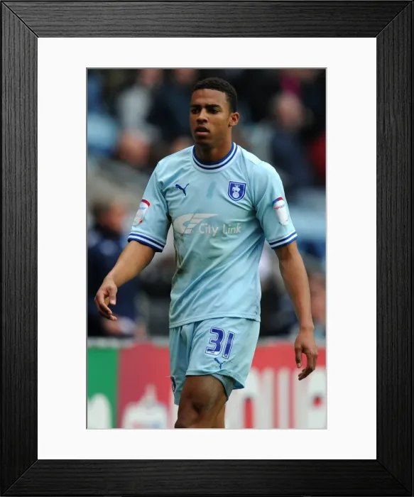 Framed Print : Cyrus Christie vs. West Ham United: Npower Championship Showdown at Ricoh Arena (19-11-2011) Framed Print : Cyrus Christie vs. West Ham United: Npower Championship Showdown at Ricoh Arena (19-11-2011)