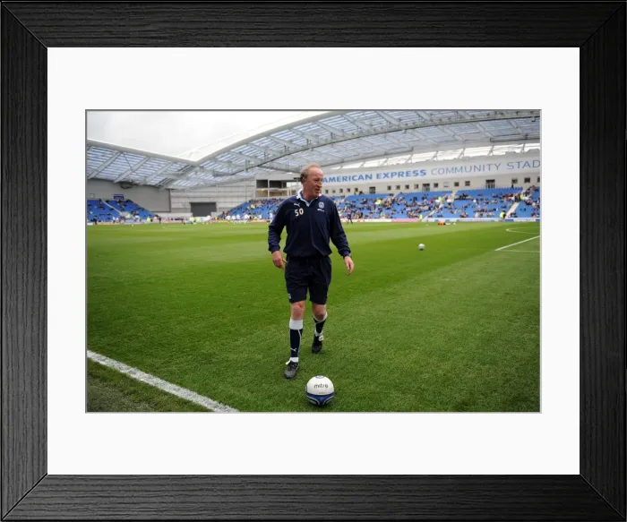 Framed Print : Npower Championship Showdown: Coventry City vs Brighton and Hove Albion at AMEX Stadium (November 2011) Framed Print : Npower Championship Showdown: Coventry City vs Brighton and Hove Albion at AMEX Stadium (November 2011)