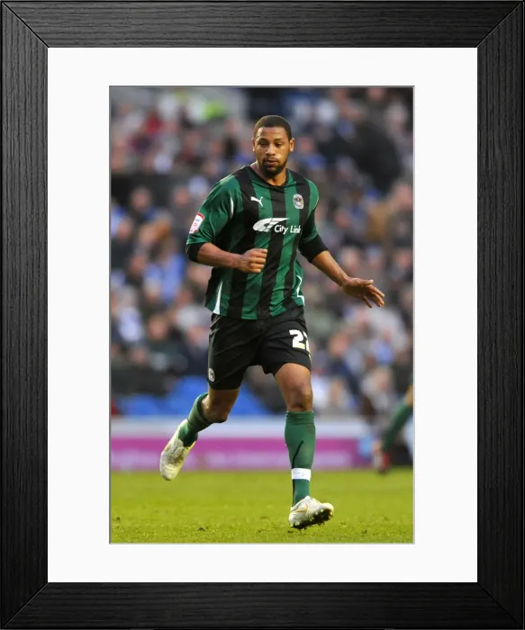 Framed Print : Clive Platt's Battle: Coventry City vs Brighton & Hove Albion, Npower Championship (November 26, 2011) Framed Print : Clive Platt's Battle: Coventry City vs Brighton & Hove Albion, Npower Championship (November 26, 2011)