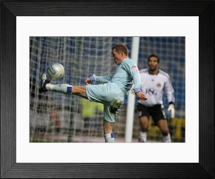 Framed Print : Gary McSheffrey's Determined Shot: Coventry City vs. Bristol City, Npower Championship (26-12-2011)