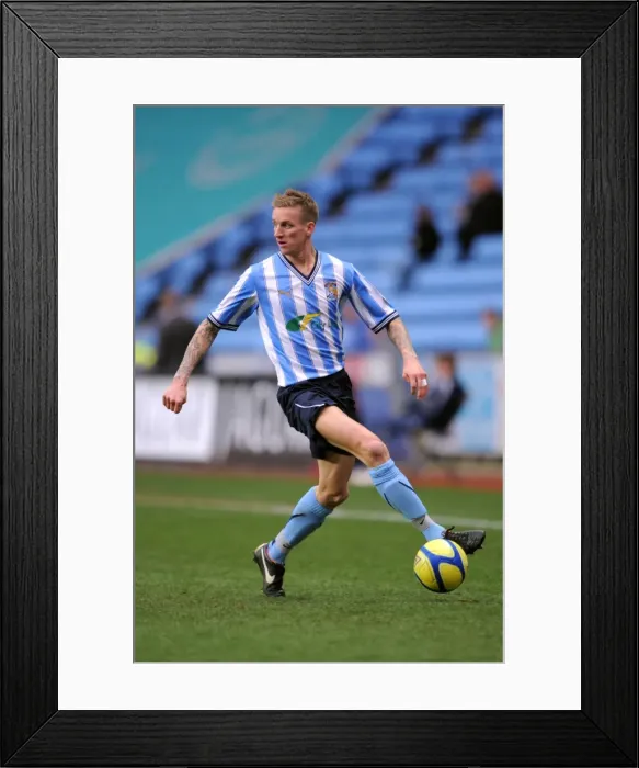 Framed Print : Carl Baker in Action for Coventry City against Southampton in FA Cup Third Round at Ricoh Arena (07-01-2012) Framed Print : Carl Baker in Action for Coventry City against Southampton in FA Cup Third Round at Ricoh Arena (07-01-2012)