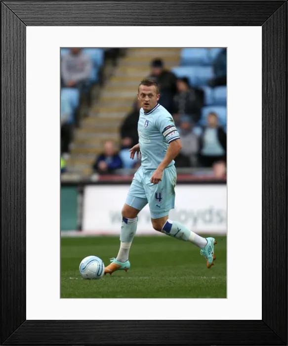 Framed Print : Showdown at Ricoh Arena: Sammy Clingan vs Middlesbrough, Npower Championship (2012) Framed Print : Showdown at Ricoh Arena: Sammy Clingan vs Middlesbrough, Npower Championship (2012)