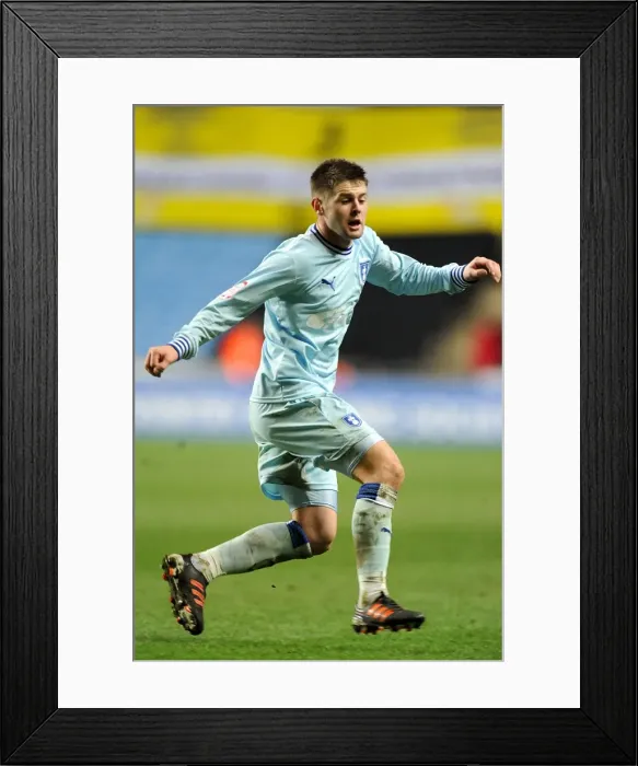 Framed Print : Oliver Norwood in Action: Coventry City vs Leeds United, Npower Championship, Ricoh Arena (February 14, 2012) Framed Print : Oliver Norwood in Action: Coventry City vs Leeds United, Npower Championship, Ricoh Arena (February 14, 2012)