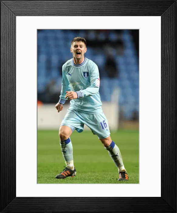 Framed Print : Oliver Norwood: Coventry City vs. Leeds United, Npower Championship (February 14, 2012, Ricoh Arena) - Intense Moment Framed Print : Oliver Norwood: Coventry City vs. Leeds United, Npower Championship (February 14, 2012, Ricoh Arena) - Intense Moment