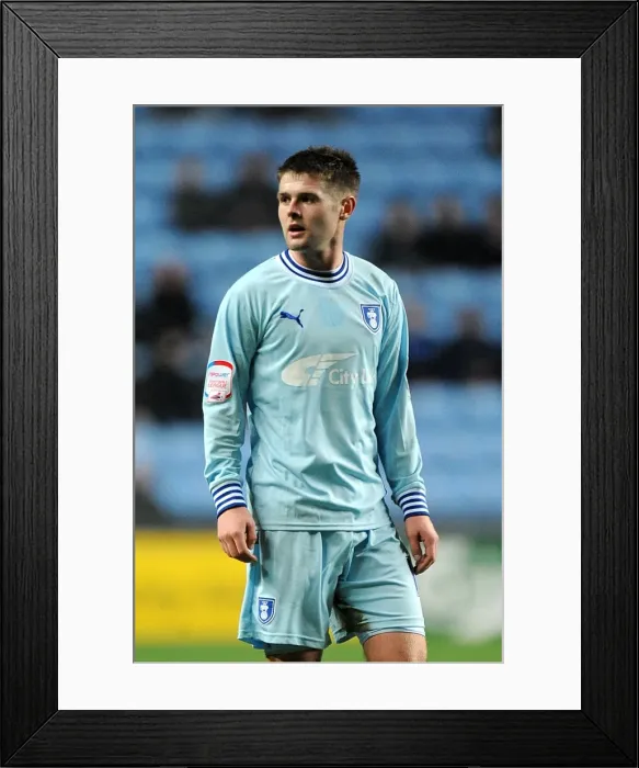 Framed Print : Intense Moment: Oliver Norwood Focuses Against Leeds United, Coventry City Npower Championship (February 14, 2012, Ricoh Arena) Framed Print : Intense Moment: Oliver Norwood Focuses Against Leeds United, Coventry City Npower Championship (February 14, 2012, Ricoh Arena)