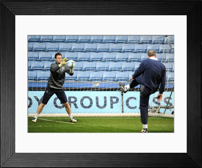 Framed Print : Joe Murphy's Focused Pre-Match Routine: Coventry City vs. Leeds United, Npower Championship (14-02-2012, Ricoh Arena) Framed Print : Joe Murphy's Focused Pre-Match Routine: Coventry City vs. Leeds United, Npower Championship (14-02-2012, Ricoh Arena)