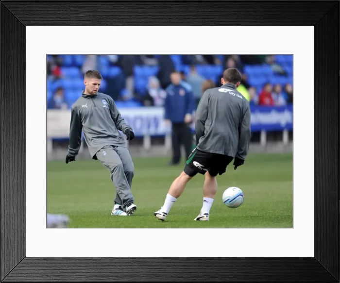 Framed Print : Oliver Norwood's Intense Focus: Coventry City Players Gear Up for Npower Championship Showdown against Reading Framed Print : Oliver Norwood's Intense Focus: Coventry City Players Gear Up for Npower Championship Showdown against Reading