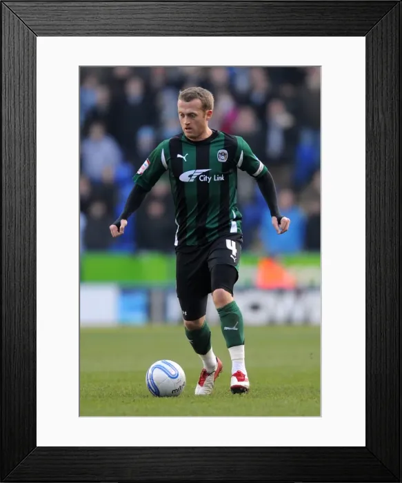Framed Print : Football Battle: Coventry City vs. Reading (2012) - Sammy Clingan Fights on at Madejski Stadium Framed Print : Football Battle: Coventry City vs. Reading (2012) - Sammy Clingan Fights on at Madejski Stadium
