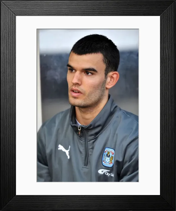 Framed Print : Conor Thomas vs. Nottingham Forest: A Fierce Face-off in the Npower Championship (18-02-2012) Framed Print : Conor Thomas vs. Nottingham Forest: A Fierce Face-off in the Npower Championship (18-02-2012)