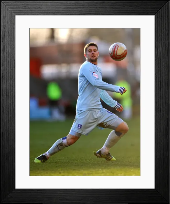 Framed Print : Oliver Norwood Leads Coventry City in Npower Championship Battle against Nottingham Forest at City Ground (18-02-2012) Framed Print : Oliver Norwood Leads Coventry City in Npower Championship Battle against Nottingham Forest at City Ground (18-02-2012)
