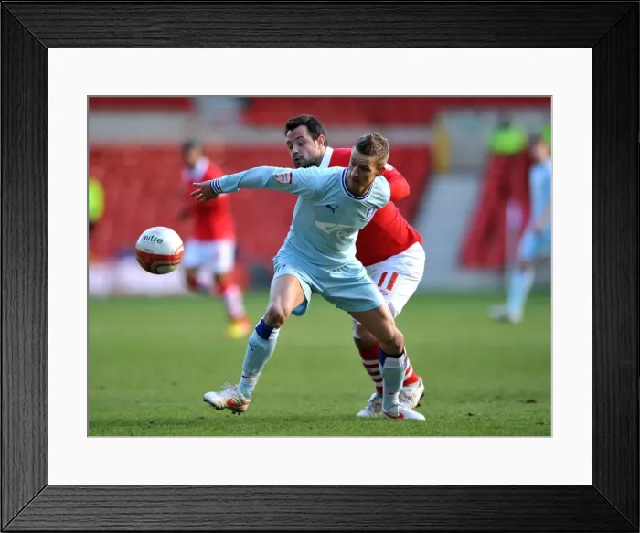 Framed Print : Battle for the Ball: Carl Baker vs. Andy Reid - Coventry City vs. Nottingham Forest, Npower Championship (2012) Framed Print : Battle for the Ball: Carl Baker vs. Andy Reid - Coventry City vs. Nottingham Forest, Npower Championship (2012)