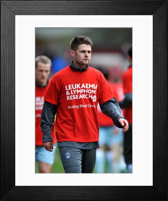 Framed Print : Oliver Norwood Inspires Coventry City in Npower Championship Battle against Nottingham Forest (18-02-2012)