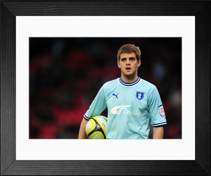 Framed Print : Martin Cranie in Action: Coventry City vs. Watford (Championship, 17-03-2012) Framed Print : Martin Cranie in Action: Coventry City vs. Watford (Championship, 17-03-2012)